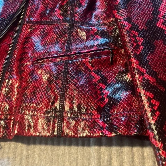 Women's faux Red Snake Print Jacket - Picture 2 of 4